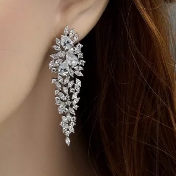 18k White GF white sapphire Earrings - Picture 2 of 6